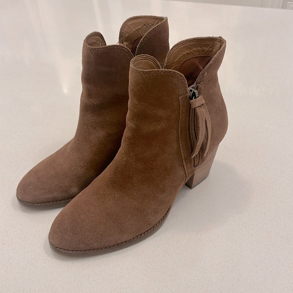 Beautiful suede Frye Bootie, Size 8.5